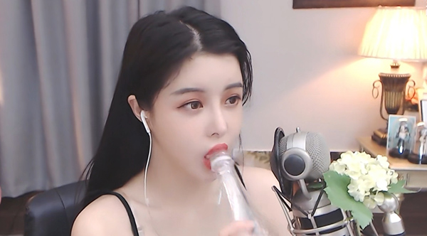 樱桃秋葵香草小蝌蚪榴莲茄子无限观看截图