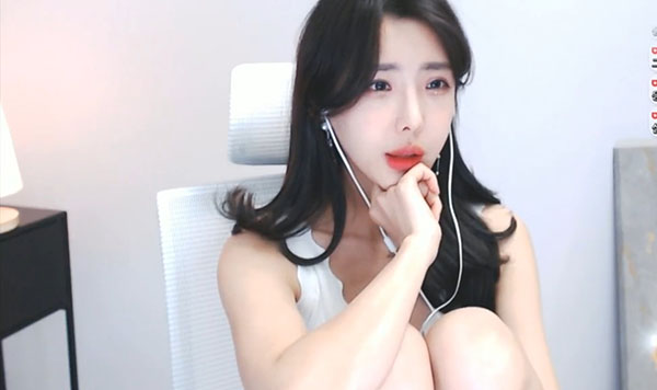 nana在线观看哔哩哔哩截图