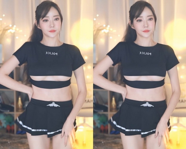 草莓直播免费观看下载