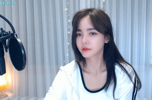 一二三四视频社区在线播放百度