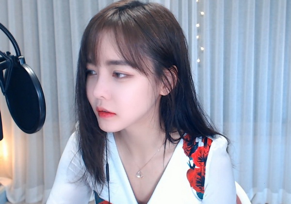 野花日本免费完整版高清版直播