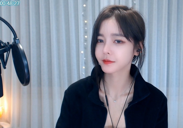 一二三四在线高清中文版免费观看