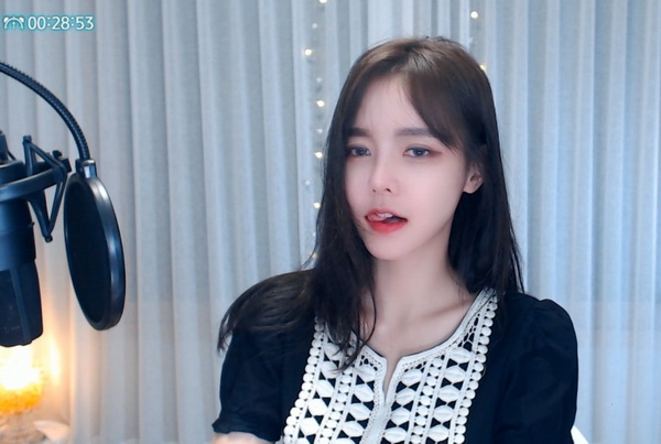 亚洲国产一卡2卡3卡4卡三卡