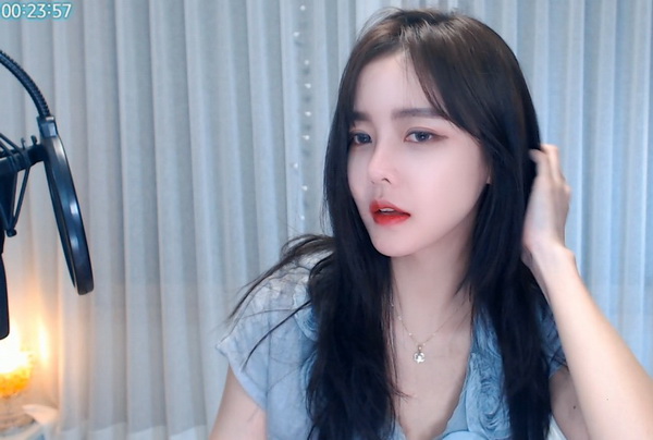 果冻传媒免费观看第1集