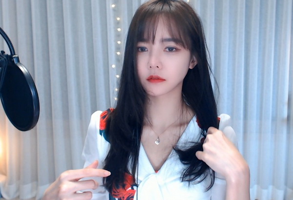 果冻传媒第14集视频影院