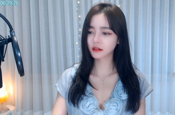 免费无人区码卡二卡3卡网站