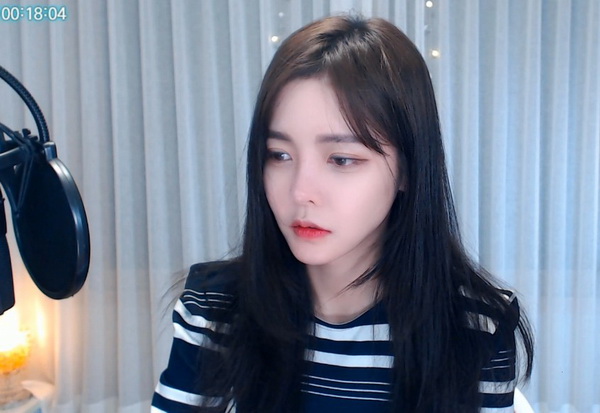 一二三四韩国无吗视频