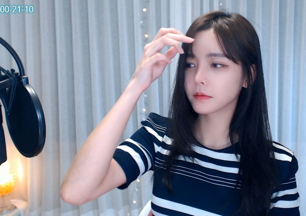 差差3D漫画登录页面免费弹窗