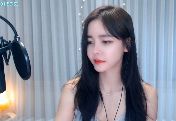 榴莲视频旧版App在线观看