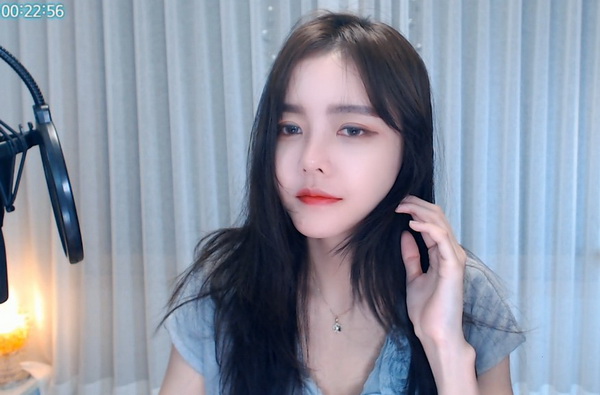 亚洲麻婆传媒mv在线观看