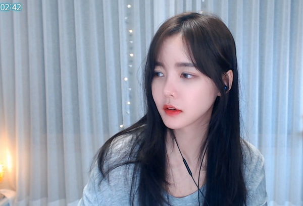 草莓视频在线直播观看免费