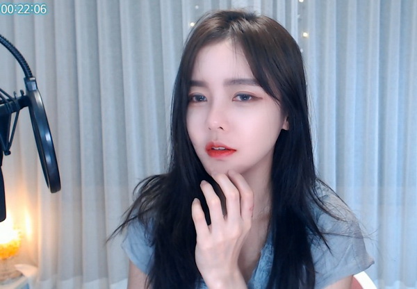 绿巨人视频www下载直播