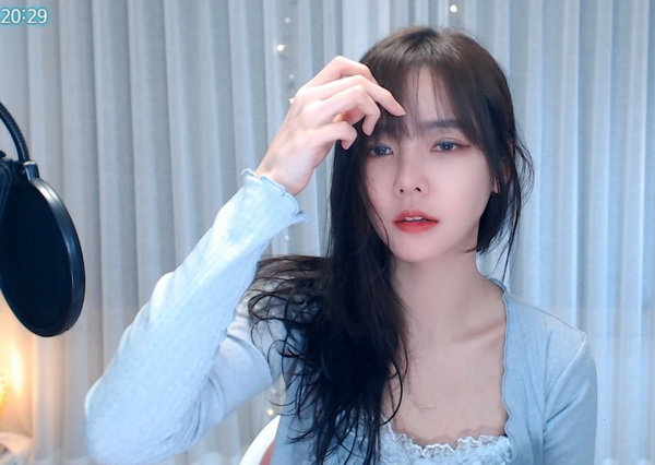 草莓秋葵菠萝蜜黄瓜榴莲视频