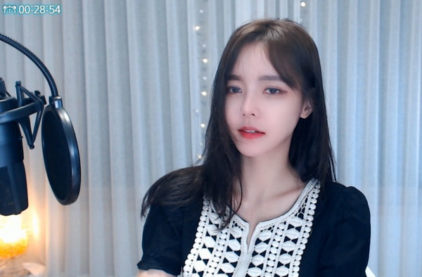 草莓丝瓜榴莲污无限看免费观看