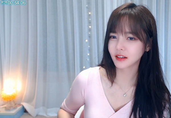 国产一区二三区好的精华液