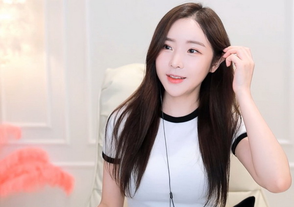 香蕉丝瓜草莓秋葵小猪芭乐茄子