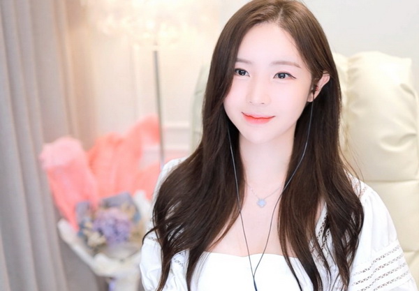 亚精产品一二三三三早餐店