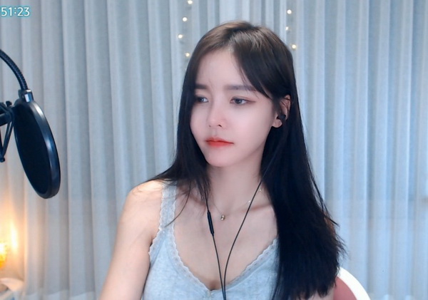 国内精品卡1卡2卡区别