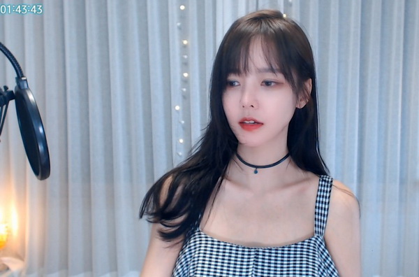 草莓丝瓜芭乐绿巨人樱桃秋葵粉色2023