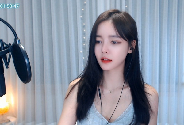 男生女生一起相差30分轮滑鞋