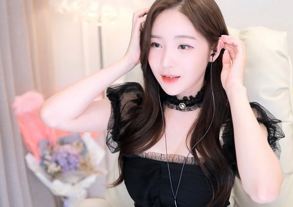 草莓芭乐丝瓜绿巨人榴莲18污