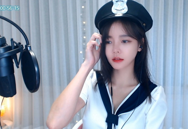 香蕉榴莲绿巨人草莓榴莲在线观看