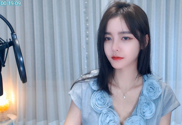 海角国精产品一二三区