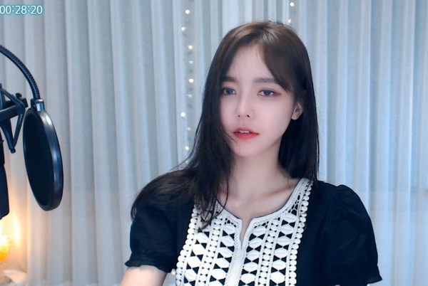 草莓视频免费榴莲丝瓜在线观看