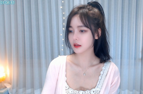 草莓香蕉樱桃黄瓜视频