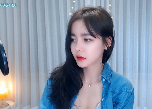 中文字幕中文字幕在线中忘忧草