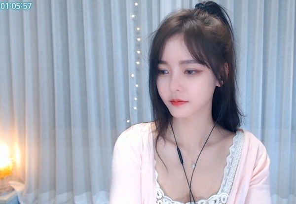 向日葵草莓视频免费观看