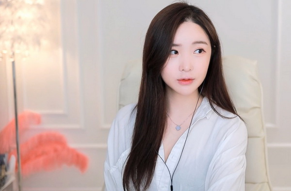 黑料不打烊tttzzz最新官网