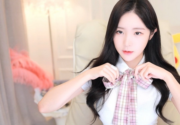 ysl蜜桃奶茶色2023