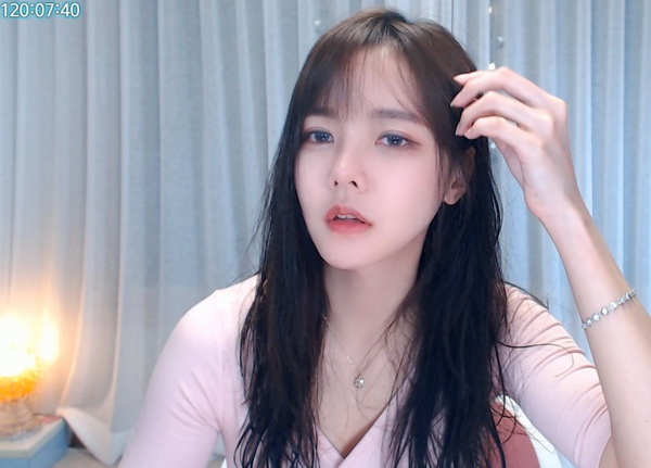 ysl千人千色官网入口