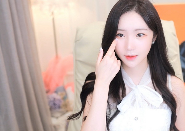 草莓丝瓜芭乐鸭脖青青草绿巨人