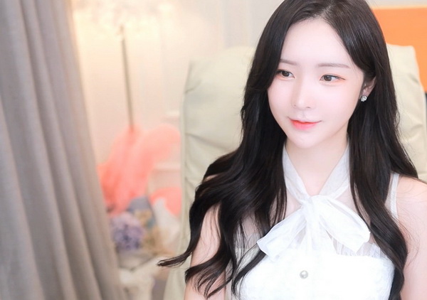 草莓丝瓜芭乐鸭脖青青草绿巨人