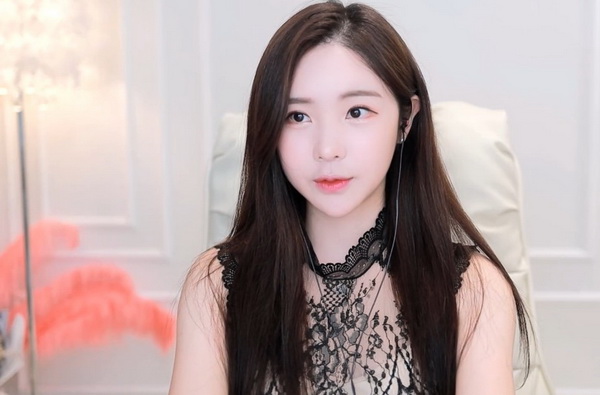 阿锵锵锵锵锵锵最新章节