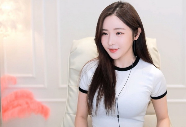 ZOOM人与ZOOM大吗