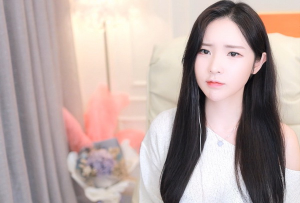 嫩叶草M码和欧洲码的区别