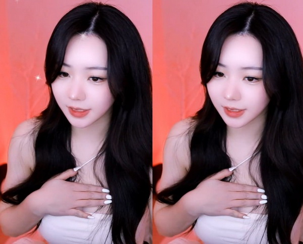 小蝌蚪绿巨人丝瓜草莓视频