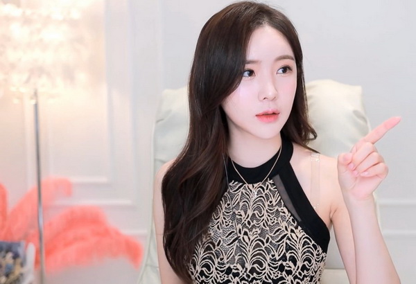 香蕉樱桃水蜜桃猕猴桃菠萝